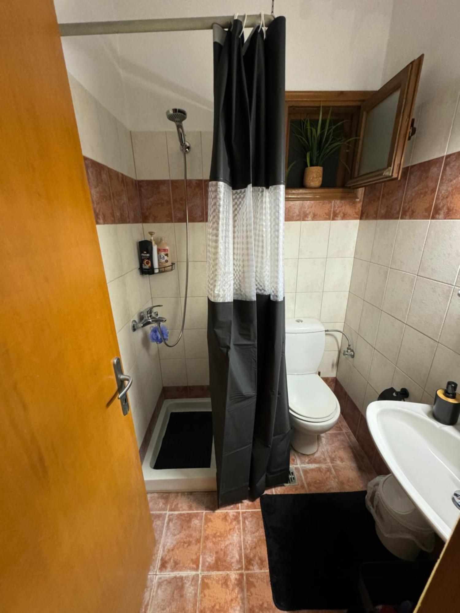 Breathe Easy Living Apartment